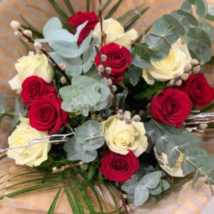 Luxury Christmas Kiss Roses