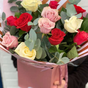 Luxury Mixed Dozen Rose Hand-Tie